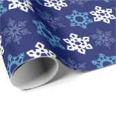 Blue and White Snowflake Pattern Wrapping Paper Geschenkpapier (Rolleneckpunkt)