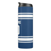 Blue and White Sports Jersey Streifen Name Custom Thermosbecher (Nach rechts gedreht)
