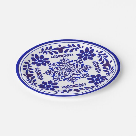 Blue and White Talavera Three Pappteller (Schrägansicht)