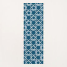 Blue and White Yoga Mat von Joya Eve