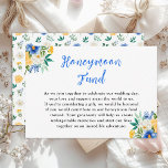 Blue and Yellow Floral Wedding Honeymoon Fund Begleitkarte<br><div class="desc">Diese wunderschöne und elegante Hochzeitsflitterwochen-Fondskarte mit Aquarellblau,  Gelb und Weiß-Blume mit Blattwerk. Der Text kombiniert handgeschriebene Skript- und Serif-Schriftart für ein stilvolles und modernes Aussehen. Das ist perfekt für einen Frühling oder Sommer rustikale Hochzeit.</div>