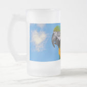 Blue and yellow macaw mattglas bierglas (Links)