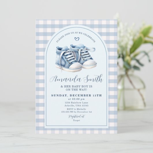 Blue Baby Shoes Boy Hinterns Kariert Arch Baby Dus Einladung (Stehend Vorderseite)