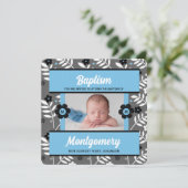Blue Baptisse für Baby Boy Monogram und Foto Einladung (Stehend Vorderseite)