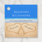 Blue Beach Hochzeit 2 Herz im Sand Geschenkanhänger (Vorderseite)
