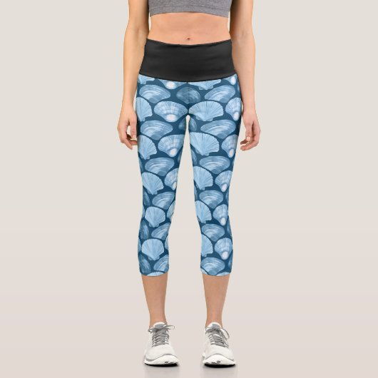 Blue Beach Seashell Pattern Capri Leggings (Vorderseite)