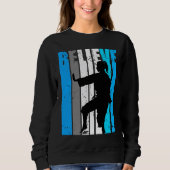 Blue Believe Motivational Girls Karate Retro Graph Sweatshirt (Vorderseite)
