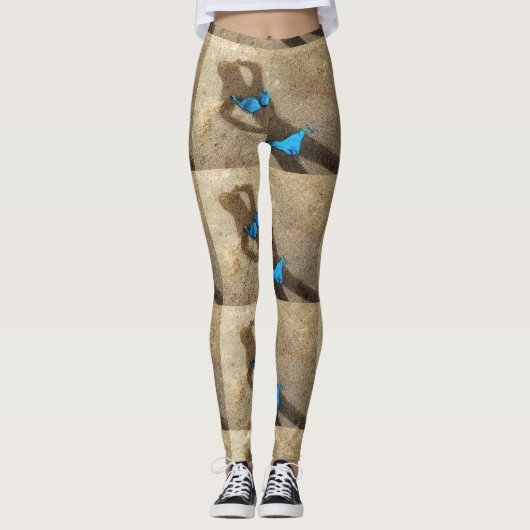 Blue Bikini Beach Sand Thunder_Cove Leggings (Vorderseite)