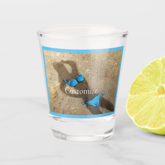 Blue Bikini Beach Sand Thunder_Cove Schnapsglas (Vorderseite)
