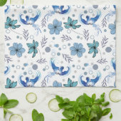 Blue Birds and Floral Harmony Seamless Pattern Geschirrtuch (Gefaltet)