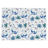 Blue Birds and Floral Harmony Seamless Pattern Große Geschenktüte (Rückseite)