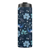 Blue Birds and Floral Harmony Seamless Pattern Thermosbecher (Vorderseite)