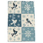 Blue Birds and Snowflakes Christmas Winter Pattern Mittlere Geschenktüte (Vorderseite)