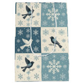 Blue Birds and Snowflakes Christmas Winter Pattern Mittlere Geschenktüte (Rückseite)