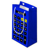 Blue Birthday Calculator Kleine Geschenktüte (Vorderseite Schrägansicht)