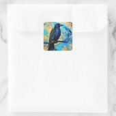 Blue Black Raven auf Blue und Gold abstrakt Quadratischer Aufkleber (Tasche)