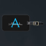 Blue Black Script Giron Monogram Name Gepäckanhänger<br><div class="desc">Schwarz und Blau Monogramm Fügen Sie Ihren eigenen Namen Script Gepäcksack Tag Die Tasche Tag macht den perfekten süßen 16 Geburtstag,  Hochzeit,  Brautparty,  Babydusche oder Junggeselinnen-Abschied Geschenk für jemanden,  der ihr Zimmer in Stil dekoriert.</div>