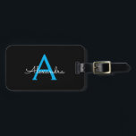 Blue Black Script Giron Monogram Name Gepäckanhänger<br><div class="desc">Schwarz und Blau Monogramm Fügen Sie Ihren eigenen Namen Script Gepäcksack Tag Die Tasche Tag macht den perfekten süßen 16 Geburtstag,  Hochzeit,  Brautparty,  Babydusche oder Junggeselinnen-Abschied Geschenk für jemanden,  der ihr Zimmer in Stil dekoriert.</div>
