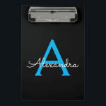 Blue Black Script Giron Monogram Name Mini Klemmbrett<br><div class="desc">Planungs-Zwischenablage für schwarze und blaue Namen Das macht den perfekten 16 Geburtstag,  Hochzeit,  Brautparty,  Jubiläum,  Babydusche oder Junggeselinnen-Abschied Geschenk für jemanden,  der Lieben glamourösen Luxus und schicke Stile.</div>