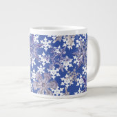 Blue, Blue, Holiday Tasse! von McBCreate Jumbo-Tasse (Vorderseite Rechts)