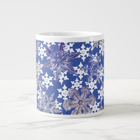 Blue, Blue, Holiday Tasse! von McBCreate Jumbo-Tasse (Vorderseite)