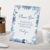 Blue Blume Bar Take a Boquet Gefallen Sockelschild (In SItu)