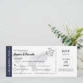 Blue Boarding Pass Hochzeit RSVP Gehäuse Karte (Stehend Vorderseite)