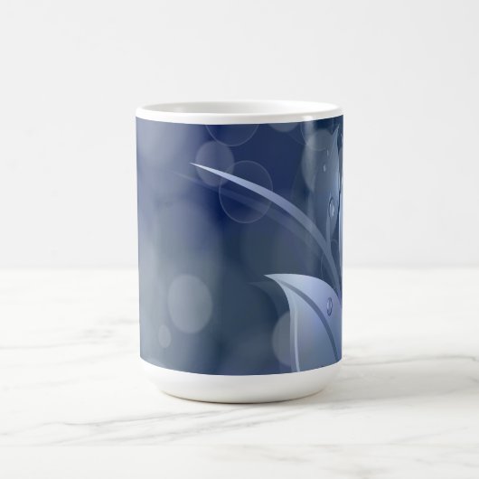 Blue Bokeh-Blätter Kaffeetasse (Mittel)