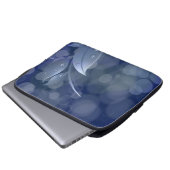 Blue Bokeh-Blätter Laptopschutzhülle (Vorne Knopf)