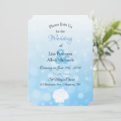 Blue Bokeh Seashell Wedding Einladung (Stehend Vorderseite)