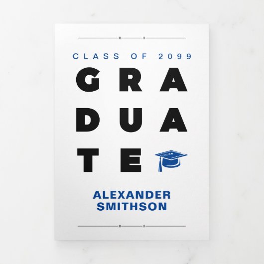 Blue Bold GRADUATE Letters and Cap Abschluss Dreifach Gefaltete Ankündigung (Cover)