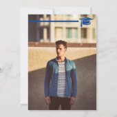 Blue Bold GRADUATE Letters and Cap Abschluss Einladung (Rückseite)