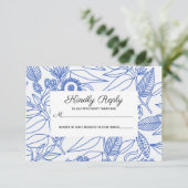 Blue Botanic Personalisiert Floral Wedding RSVP Karte (Stehend Vorderseite)