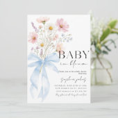 Blue Bow Baby in Bloom Boy Baby Shower Invitation Einladung (Stehend Vorderseite)