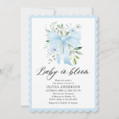 Blue Bow Baby in Bloom Floral Boy Baby Dusche Einladung (Vorderseite)