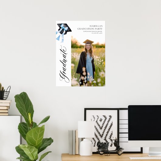 Blue Bow Coquette Graduation Cap Graduate Willkomm Poster (Heimbüro)