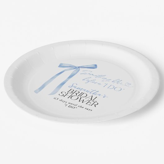 Blue Bow etwas Blau, bevor ich Brautparty Pappteller (Schrägansicht)