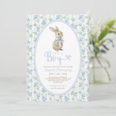 Blue Bow Floral Bunny Rabbit Boy Baby Dusche Einladung (Stehend Vorderseite)