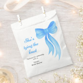 Blue Bow She's Tying the Knot Bridal Shower   Geschenktütchen (Ausgeschnitten)