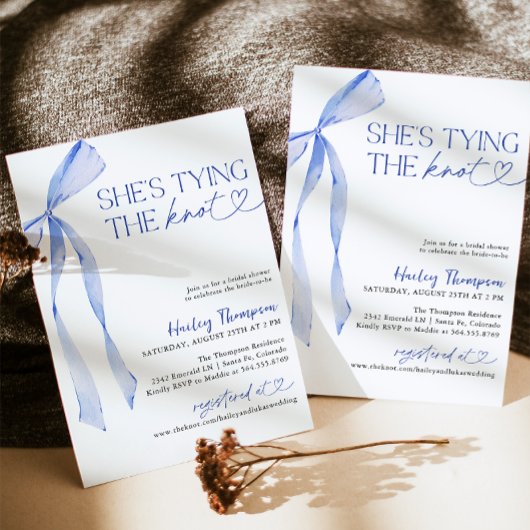 Blue Bow Sie bindet das Brautparty des Knotens Einladung