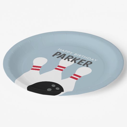 Blue Boy Bowling Birthday Party Pappteller (Schrägansicht)