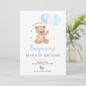 Blue Boy Teddy Bear Balloon First Birthday Einladung (Stehend Vorderseite)