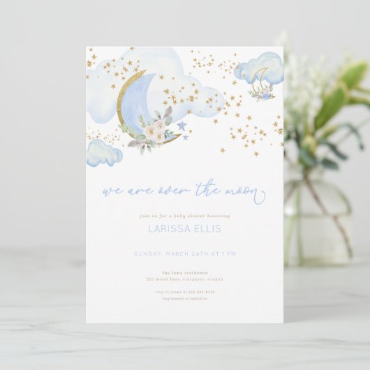 Blue Boy Wir sind über dem Mond Baby Dusche einlad Einladung (Stehend Vorderseite)