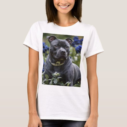 "Blue Brindle Beauty: A Staffy With Blue Roses T-Shirt (Vorderseite)