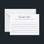 Blue Bucket List Lifetime Adventures Wedding Hinweiskarte<br><div class="desc">Diese bezaubernden blaue Eimerkarten werden eine perfekte Alternative zu einem traditionellen Hochzeitsgast-Gästebuch sein. Sie werden all Ihre Gäste über die besten Ideen sprechen,  die Sie als verheiratetes Paar in Ihrem Leben gemeinsam besuchen oder tun können!</div>