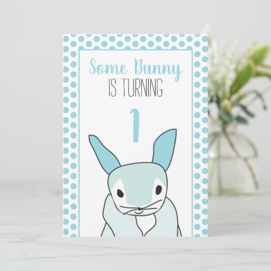 Blue Bunny Erster 1. Geburtstag Einladung (Stehend Vorderseite)