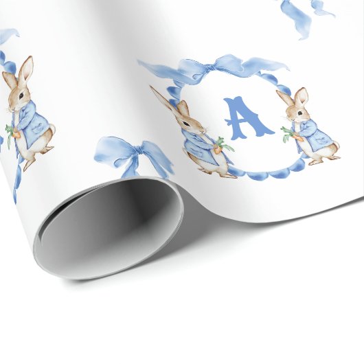 Blue Bunny Rabbit Gingham Monogram Wappen Geschenkpapier (Rolleneckpunkt)