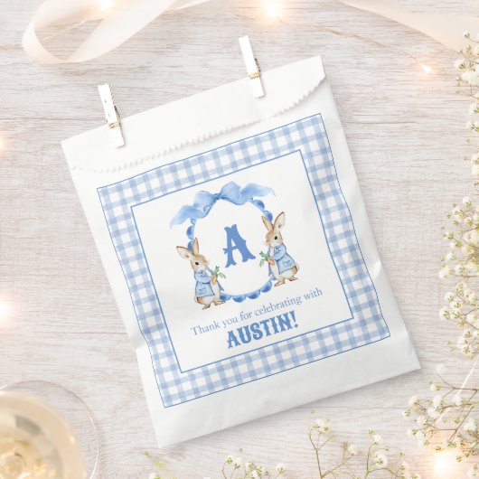 Blue Bunny Rabbit Gingham Monogram Wappen Geschenktütchen (Ausgeschnitten)
