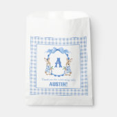 Blue Bunny Rabbit Gingham Monogram Wappen Geschenktütchen (Vorderseite)