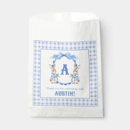 Blue Bunny Rabbit Gingham Monogram Wappen Geschenktütchen (Vorderseite)